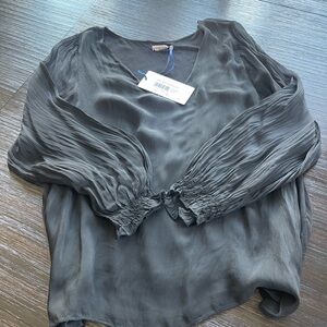 Elegant Black Silk Women's Top M/L sheet sleeves